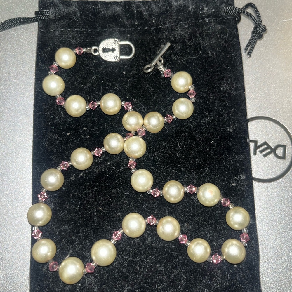 Elegant Pearl and Pink Beaded Necklace